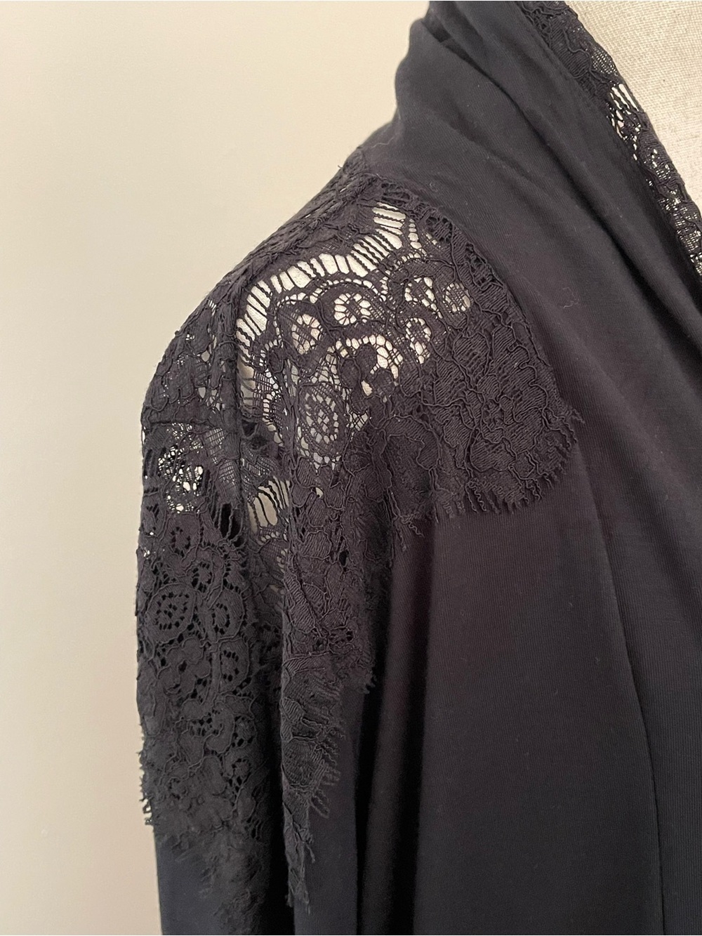 Soma Black Lace Detail Lounge Wrap Cardigan Large NWT - Picture 2 of 9